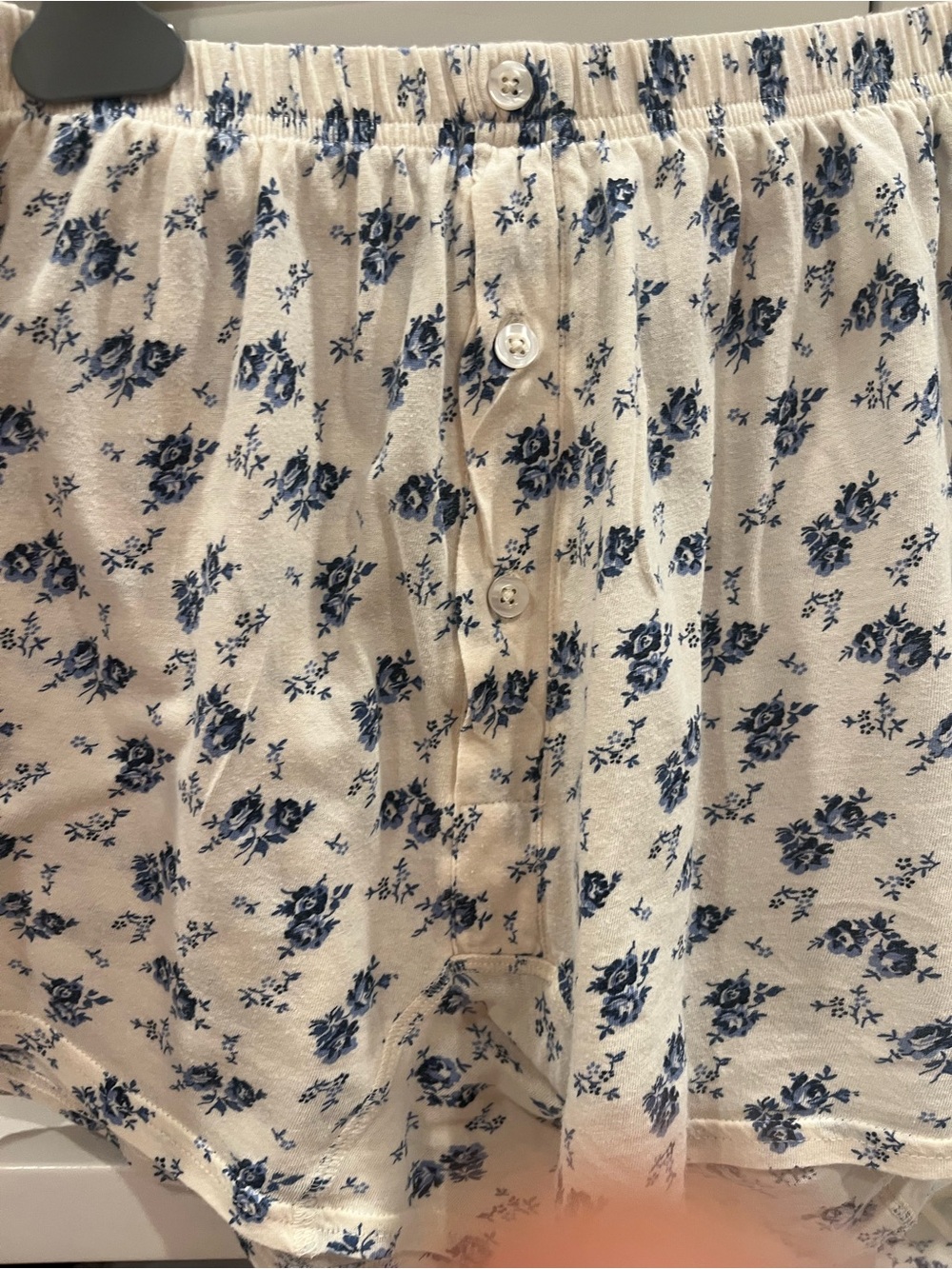 THE GREAT. Floral Sleep Set in Cream and Blue - Picture 7 of 9